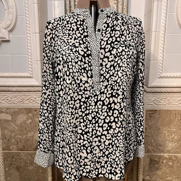 A. N. A. Sz XL. Black white Chiffon Pullover. Contrast cuff placket Poly. B29 - Picture 4 of 5